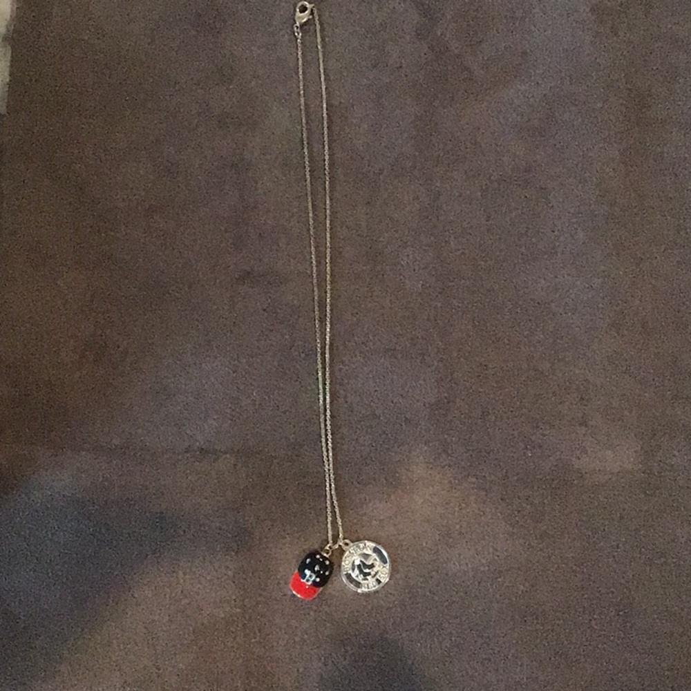 3 for $12  🤩  
MLB Boston Red Sox Necklace